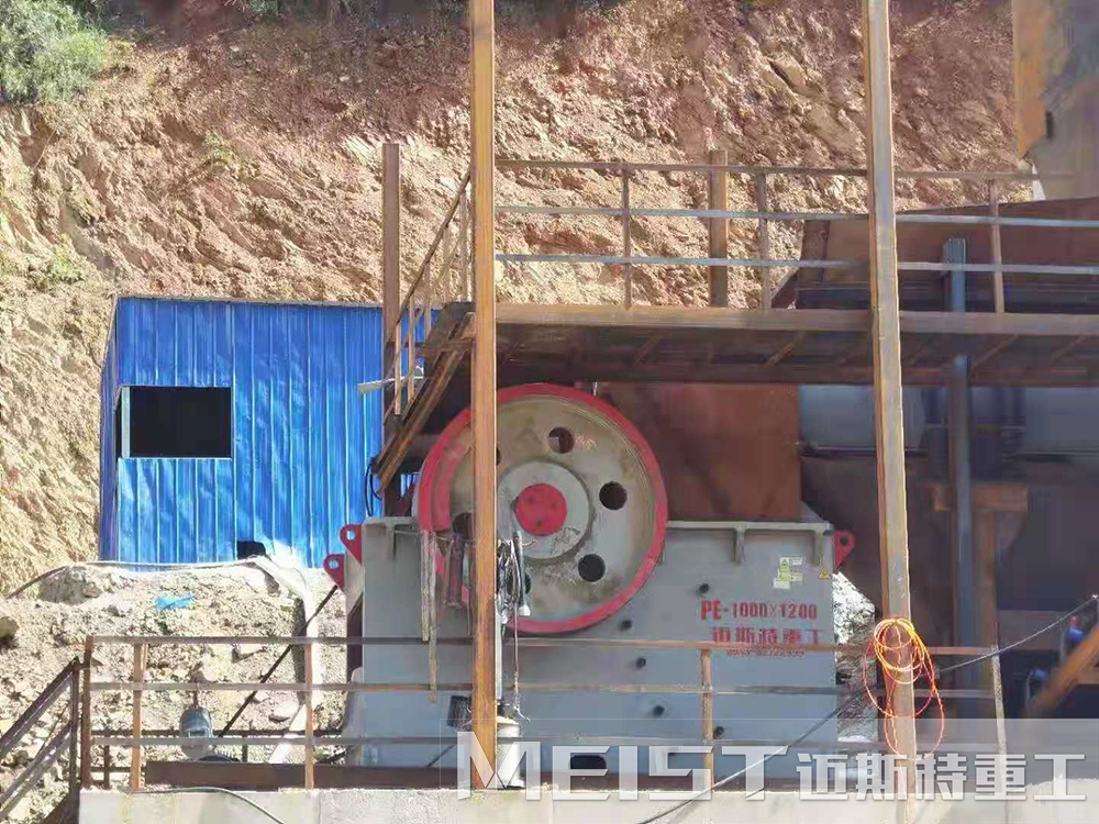 時(shí)產(chǎn)500噸鵝卵石碎石生產(chǎn)線現(xiàn)場