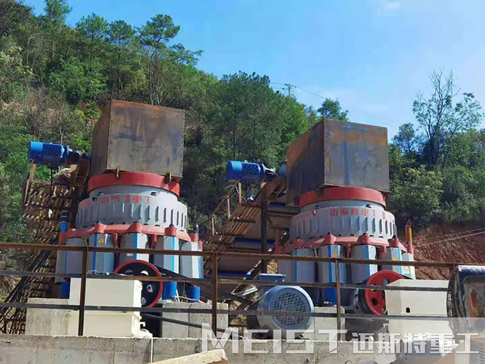 時(shí)產(chǎn)500噸鵝卵石碎石生產(chǎn)線現(xiàn)場